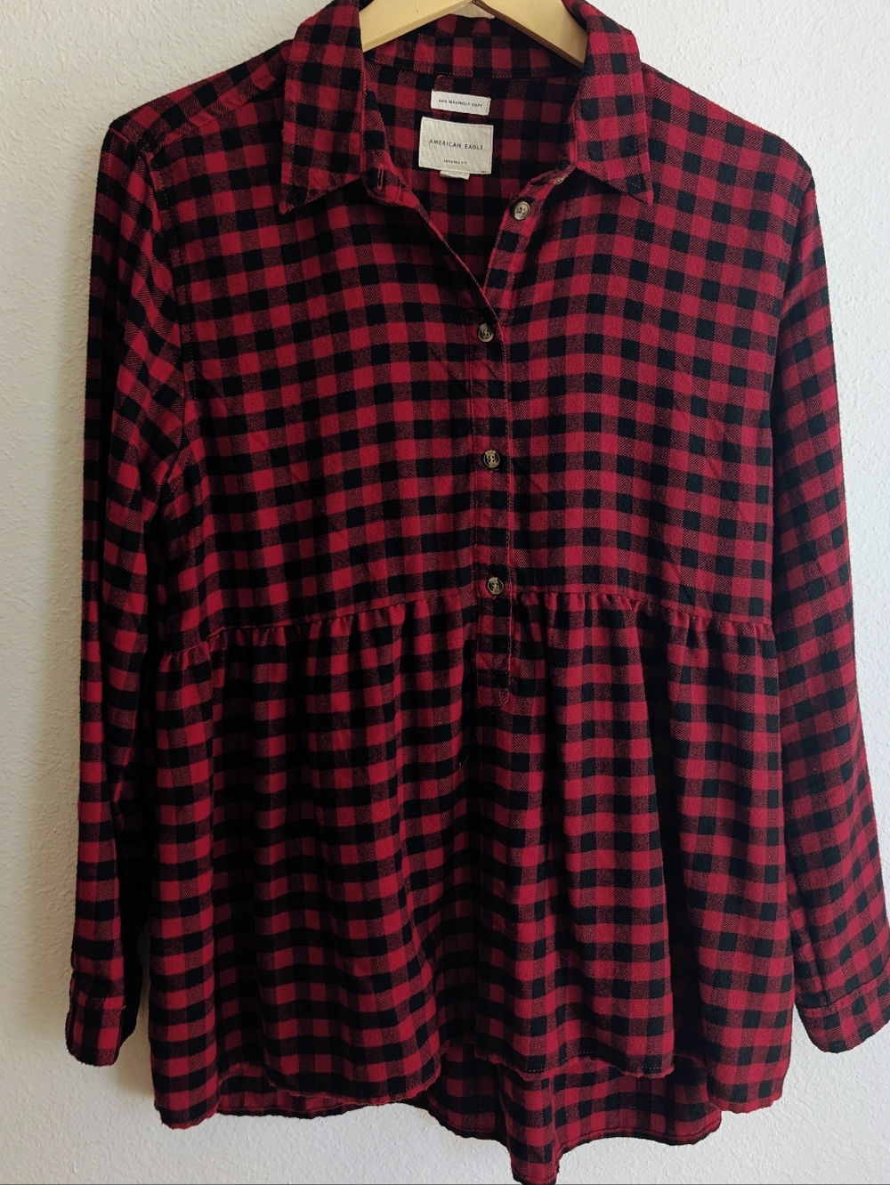American Eagle Outfitters Jegging Fit Red And Black Buffalo Check Flannel Shirt